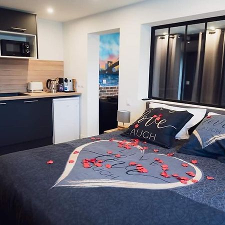 Charmante Residence De Tourisme Avec Jacuzzi Креси-ла-Шапель Экстерьер фото