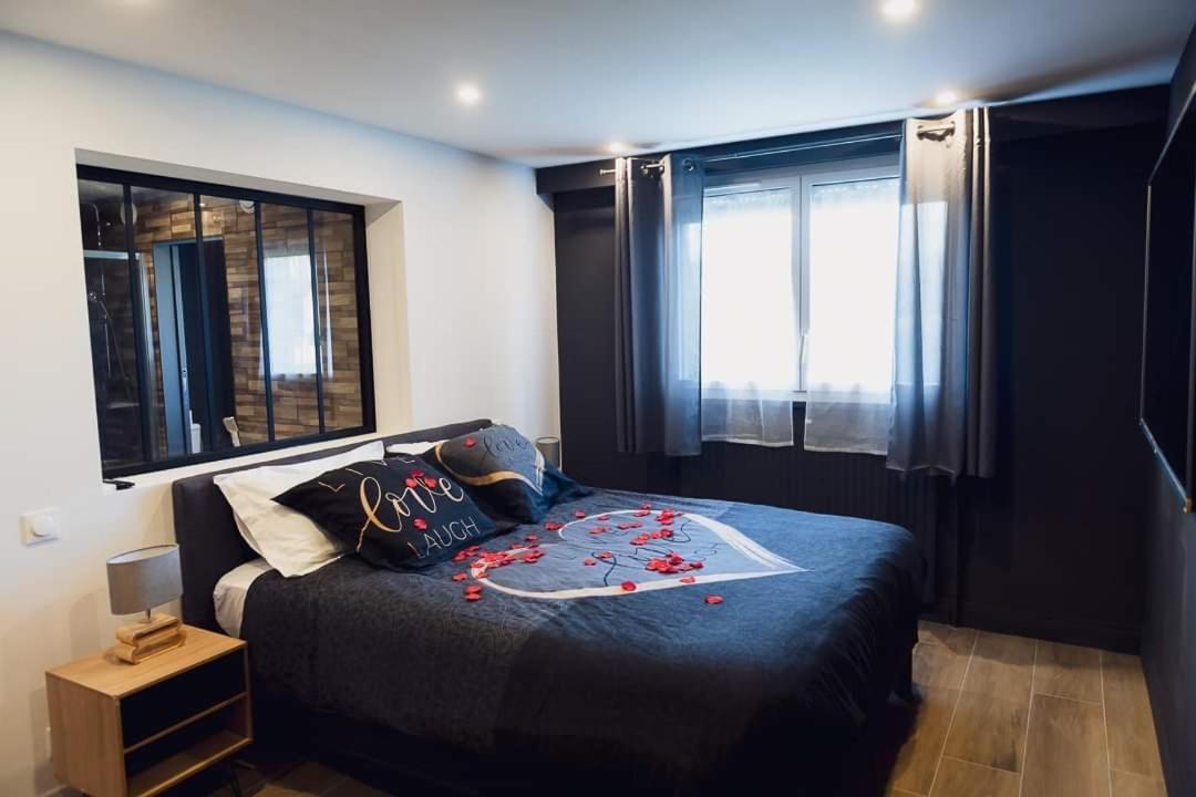 Charmante Residence De Tourisme Avec Jacuzzi Креси-ла-Шапель Экстерьер фото