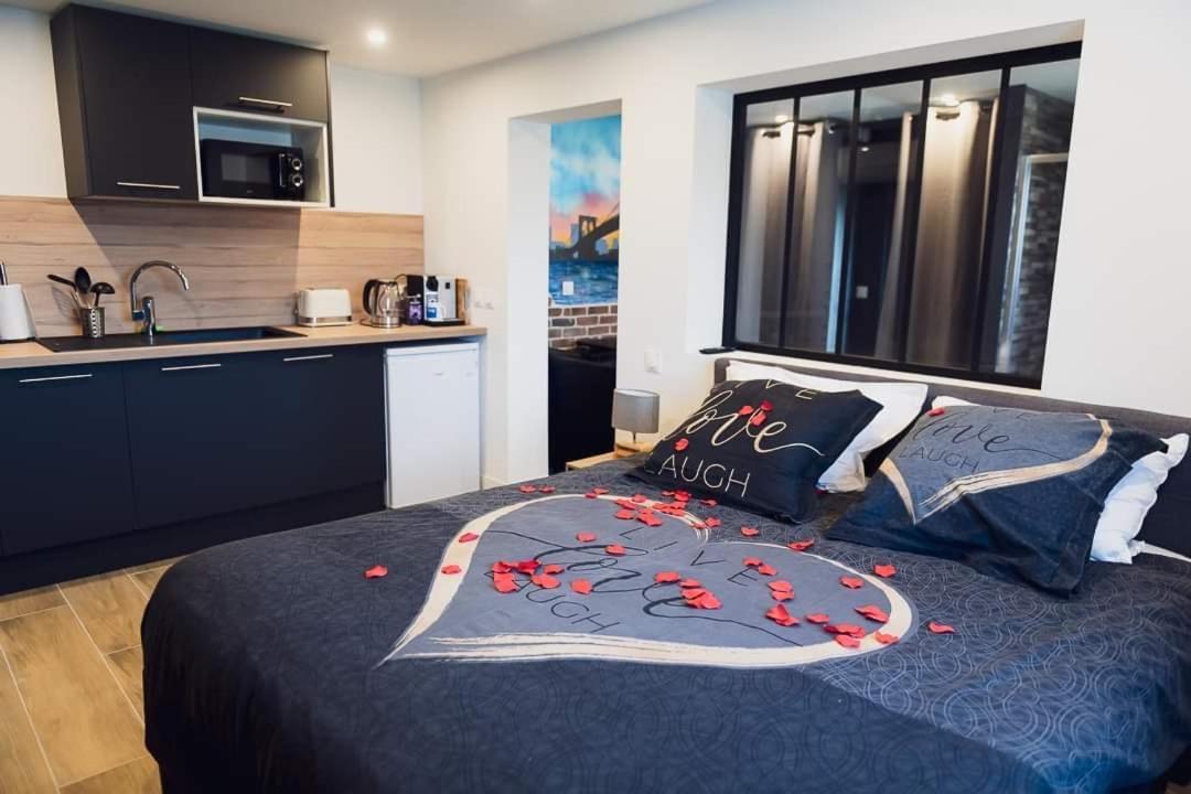 Charmante Residence De Tourisme Avec Jacuzzi Креси-ла-Шапель Экстерьер фото